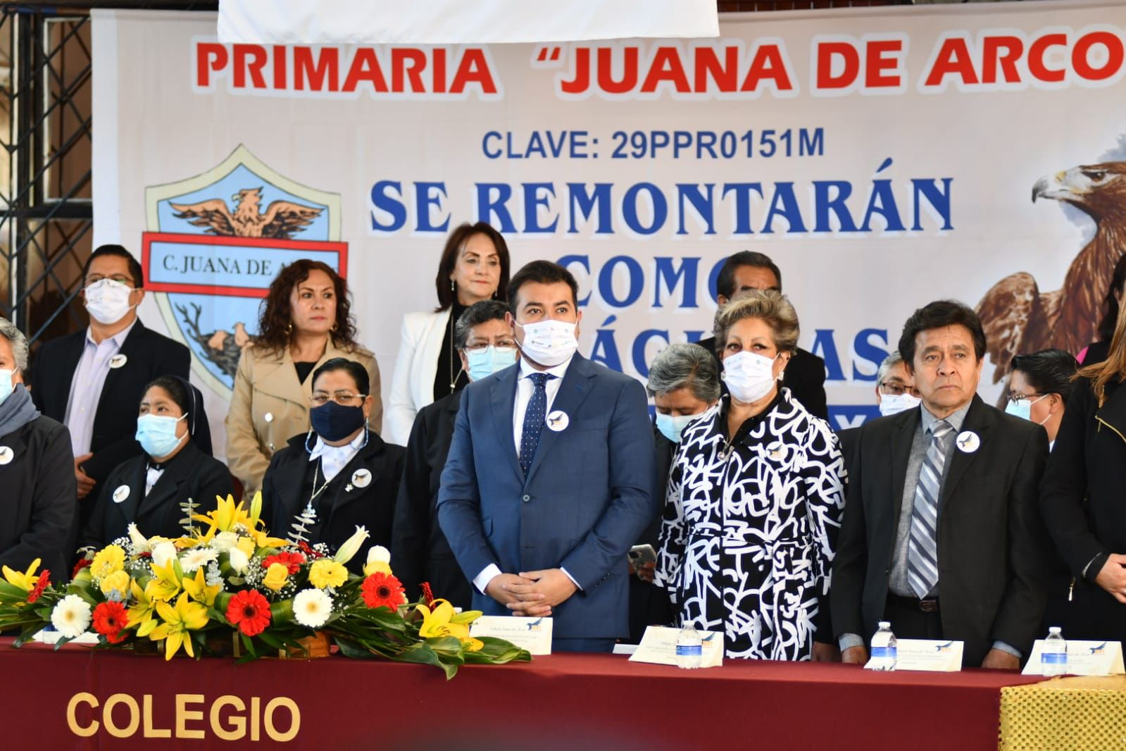 Reconoce Salvador Santos Cedillo al Colegio Juana de Arco por sus 100 años de historia